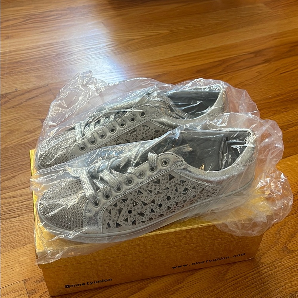 Lady Couture Paris Silver Lace-Up Sneakers